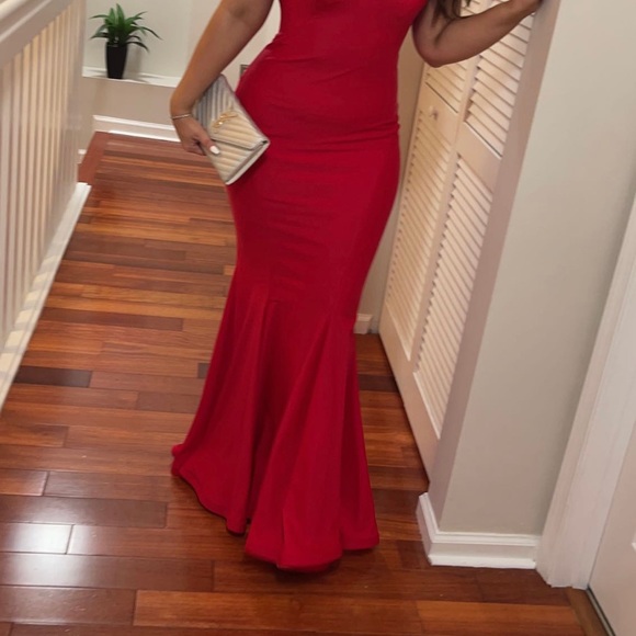 Stunning La Femme Strapless Bustier Mermaid Gown - Picture 4 of 14